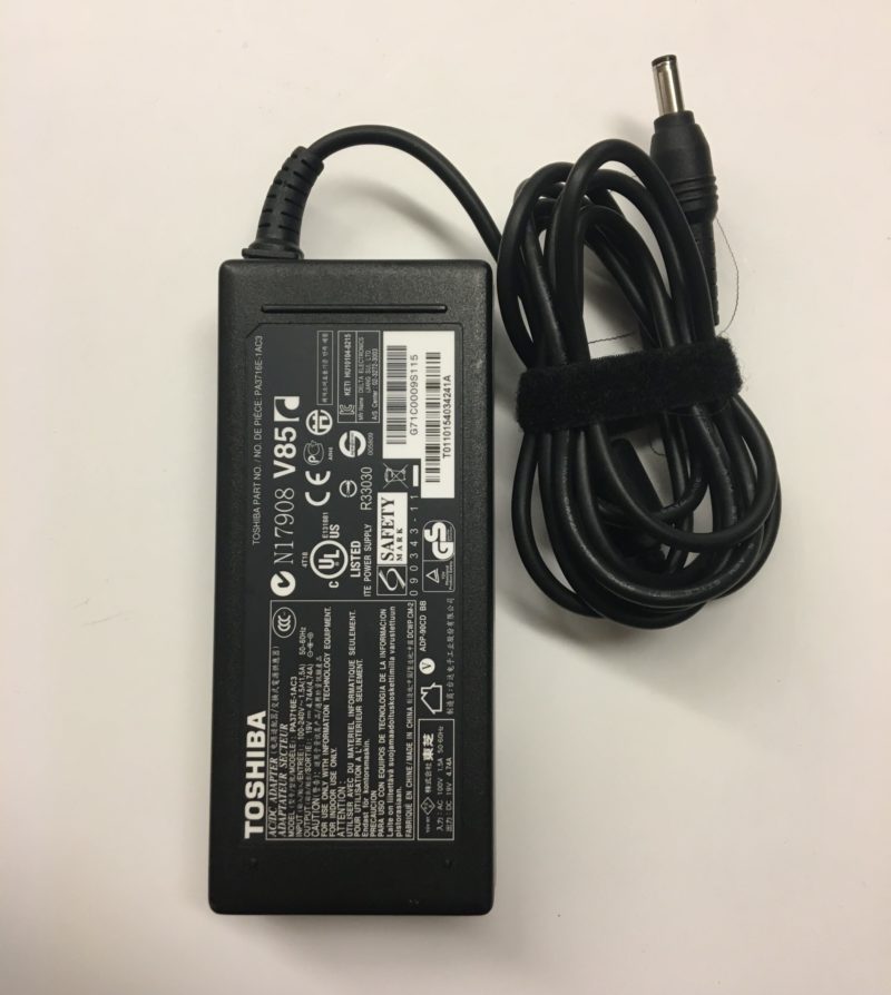Toshiba strömadapter 19V 4.74A