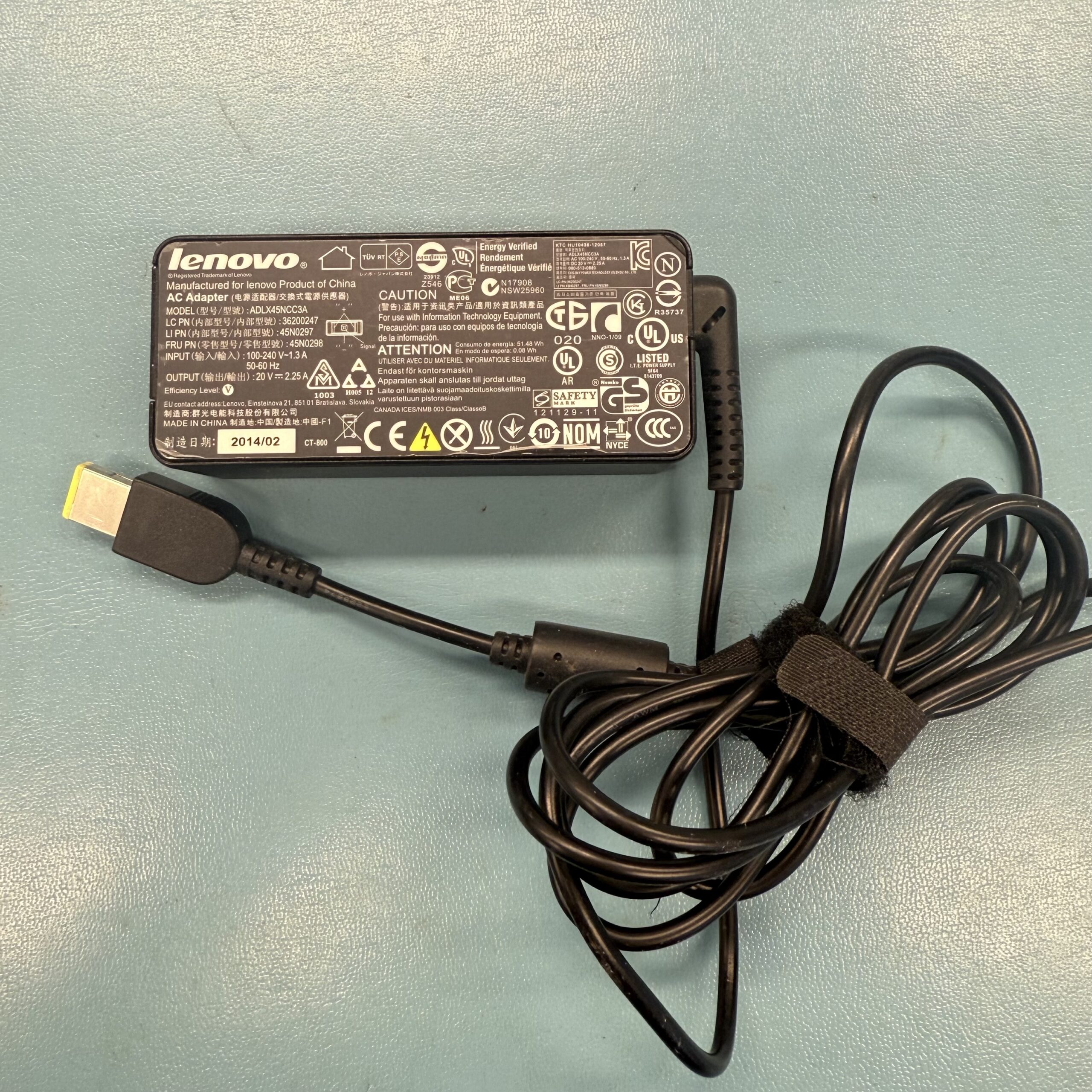 AC-Adapter Lenovo 20V 2,25A 45 Watt -BEG